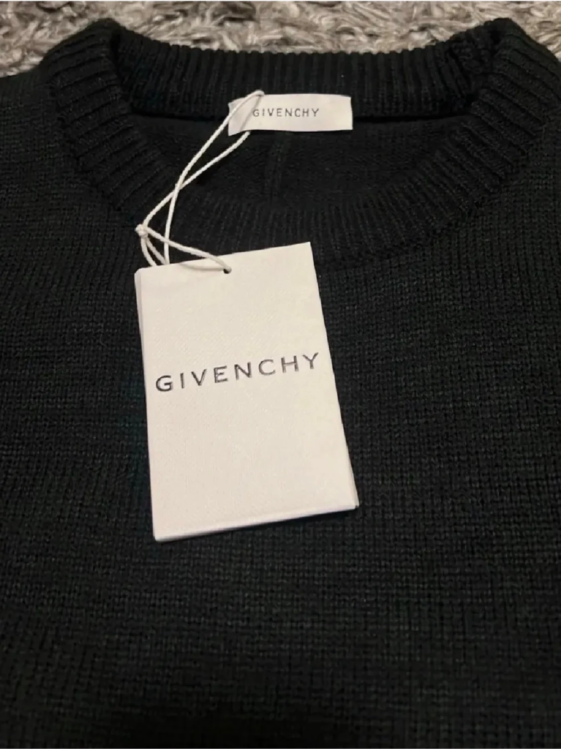 Svart stickad tröja från Givenchy - 1