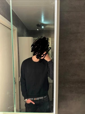 Tiger of sweden tröja  - En riktigt snygg tröja från Tiger of sweden! Tröjan är i riktigt bra skick och passar verkligen till det mesta. Skriv vid frågor och kolla gärna in min profil för fler feta plagg!