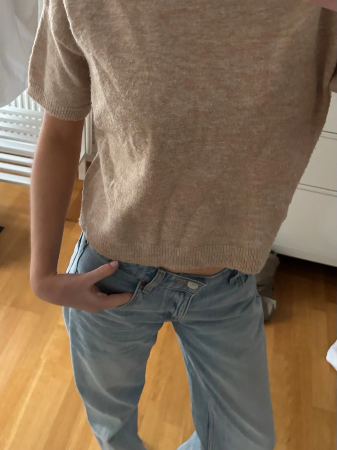 Beige stickad kortärmad tröja