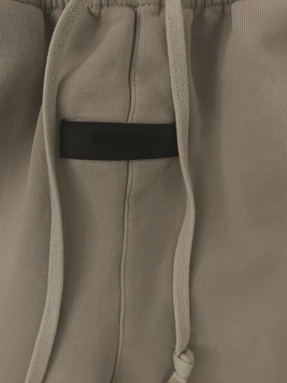 Beige mjukisbyxor från Essentials - 2