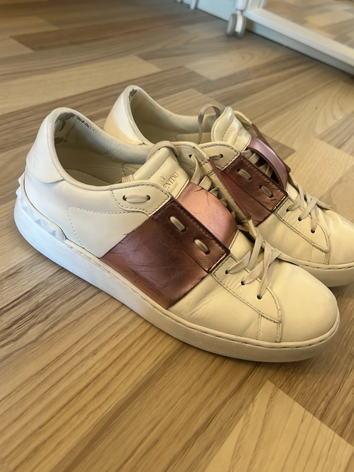 Valentino opens  - 1