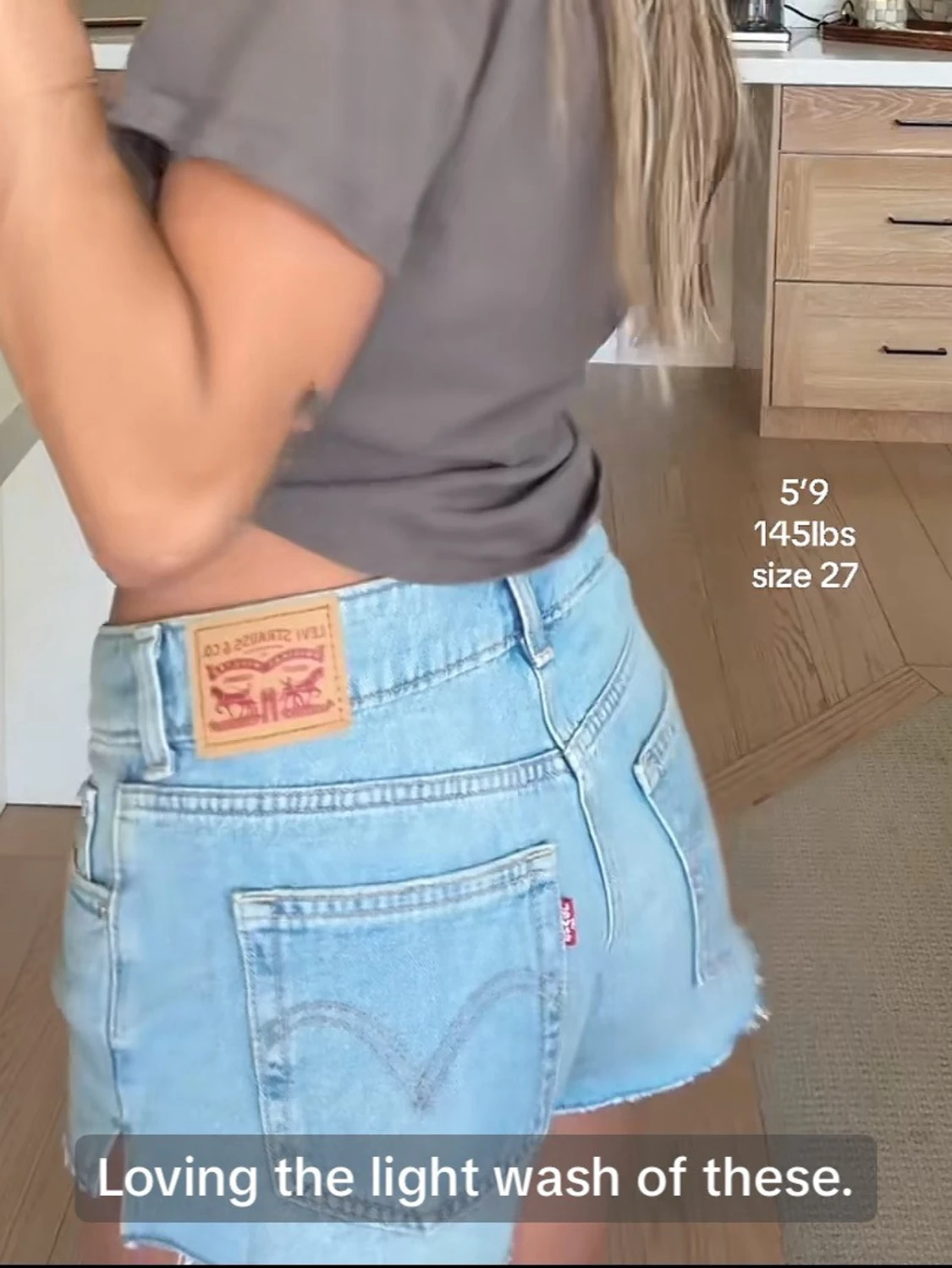 Levi's ljusblå denimshorts