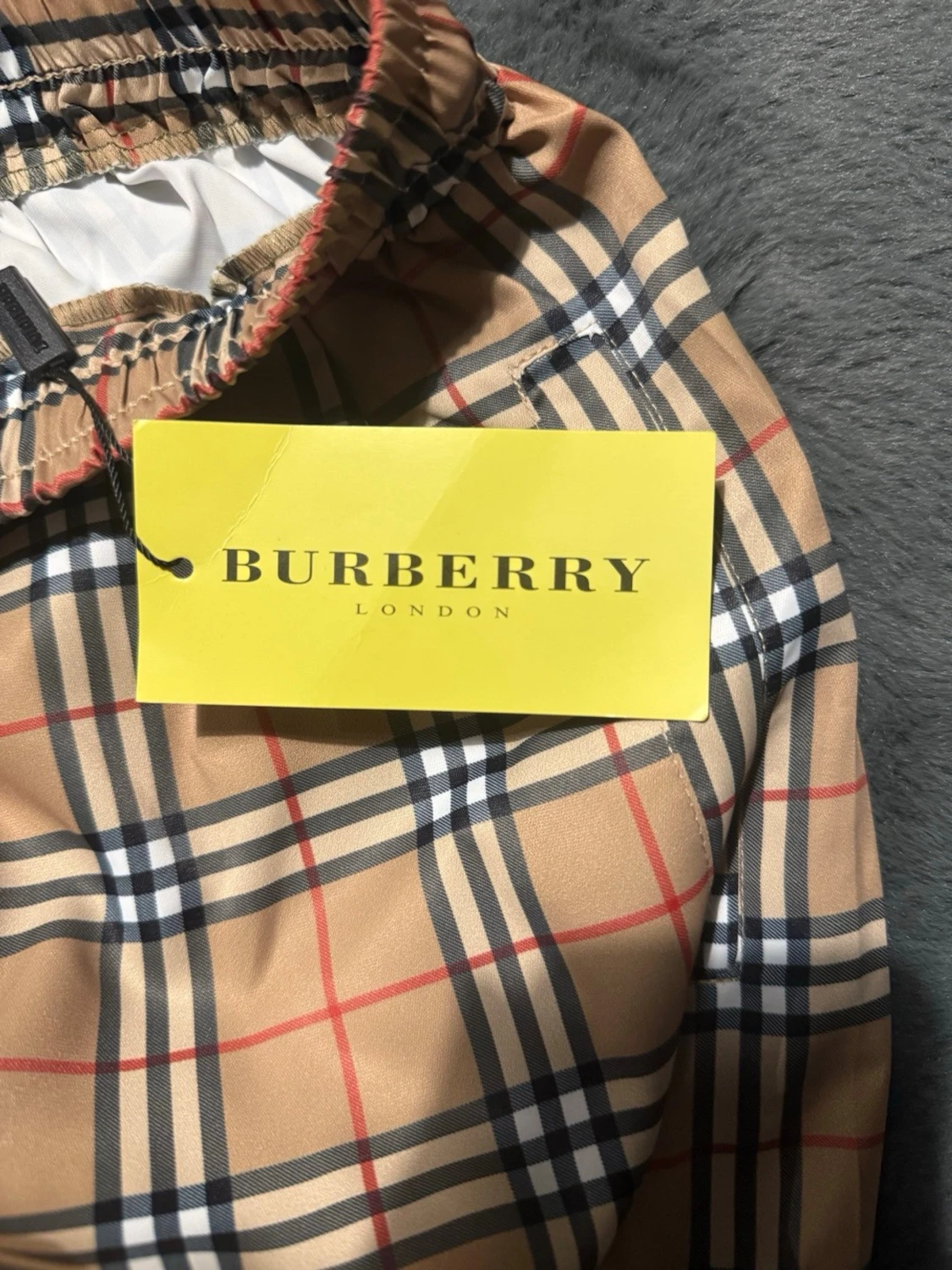 Rutig Burberry shorts med snörning - 3