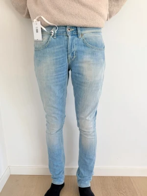 Dondup jeans George  - Använda ca 2ggr. Allt og finns kvar