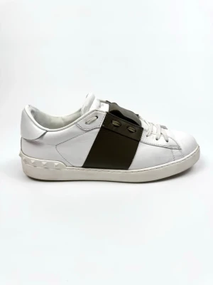 Valentino Open sneakers - Valentino Garavani Open sneakers. Storlek 42. Skick 9/10. Nypris ca 7700kr. 100% autentiska.