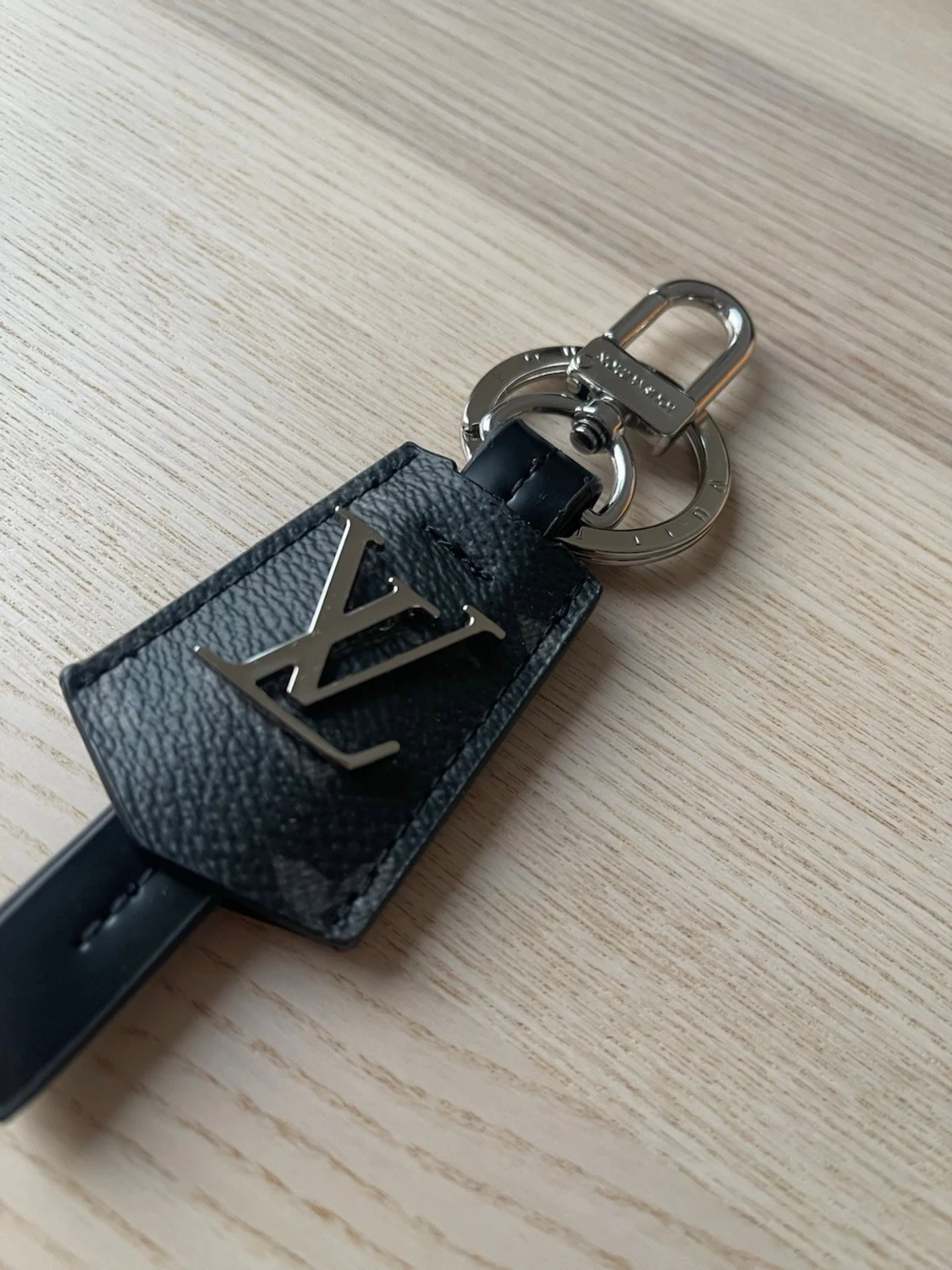 Vuitton svart nyckelring - 3