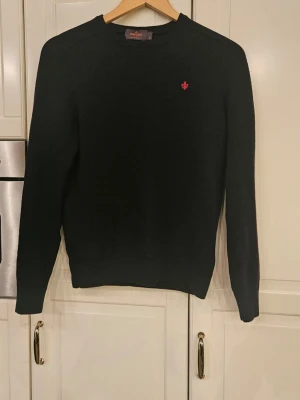 Morris  - Säljer nu min Morris tröja i riktigt bra skick 9/10 skick. Då den har blivit förliten för mig. Står M men sitter S då den är lite krympt. Skriv gärna vid frågor! Mvh Vilgot 