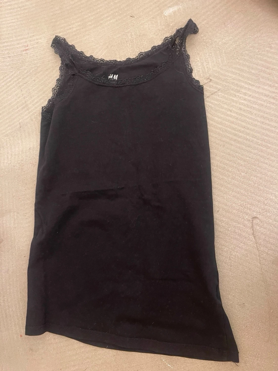 Svart spetskantad linnetopp H&M