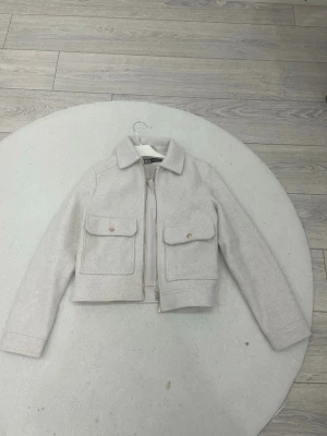 Jacka från zara - Helt ny har bara haft på mig den 2-3 gng