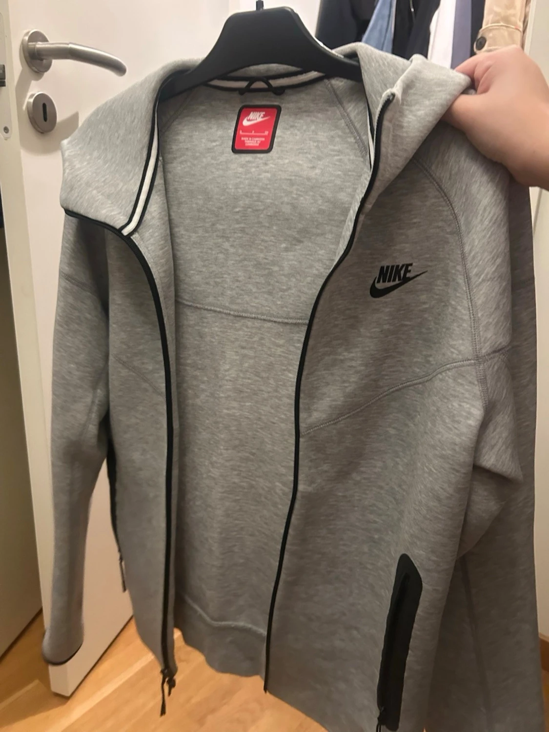 Grå zip hoodie från Nike