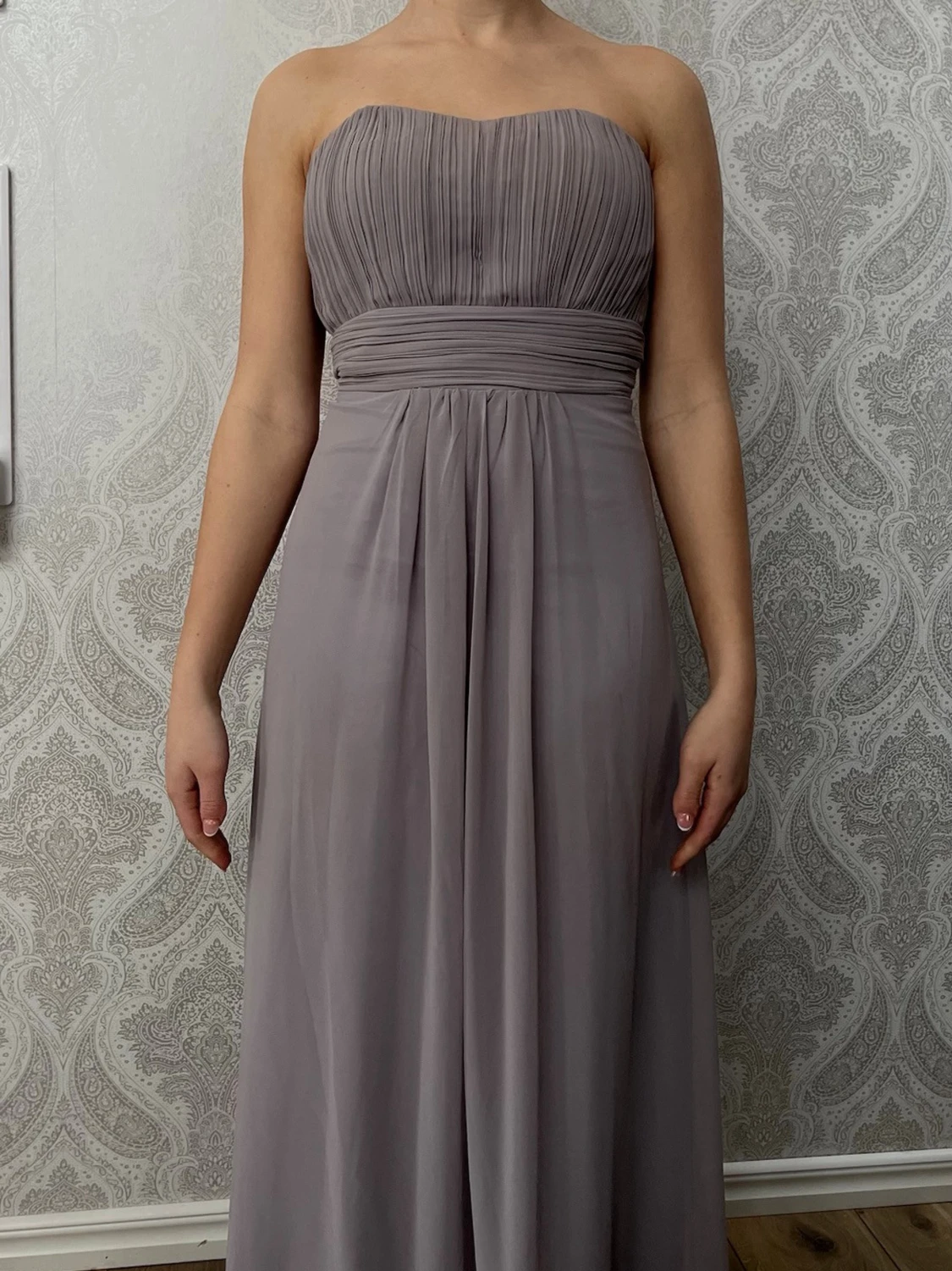 Ljuslila axelbandslös långklänning