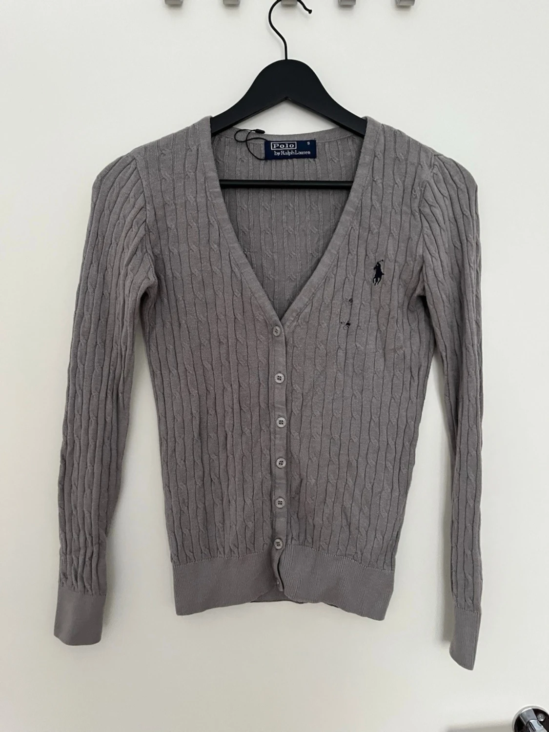 Grå kabelstickad kofta från Ralph Lauren - 2