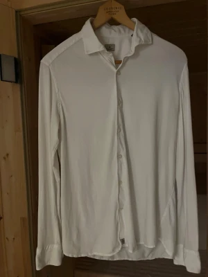 Sonrisa skjorta  - Snygg Sonrisa skjorta, storlek large i mycket bra skick! Nypris 2499kr