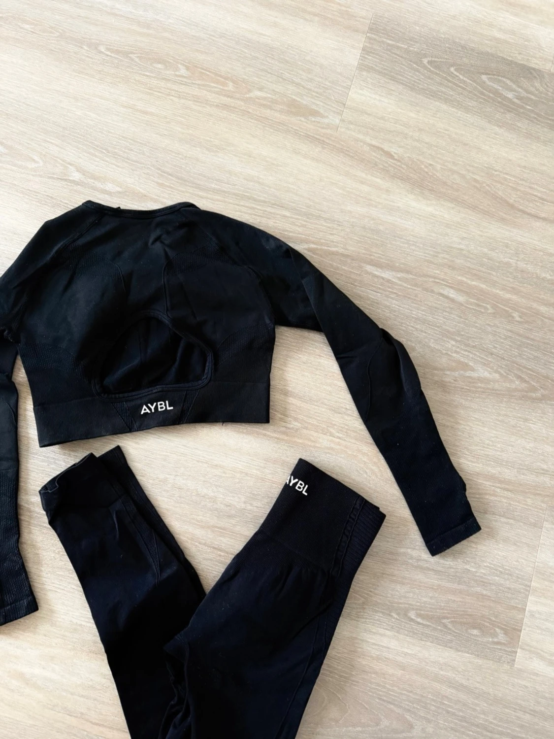 Svart seamless set från AYBL - 2