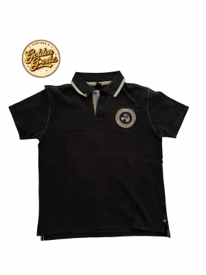 Napapijri pike  - Riks fet piké med norska flaggan på ryggen o bröstet i storlek s/m⭐️