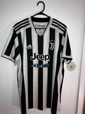 Juventus tröja 21/22 - DM för frågor eller fler bilder 