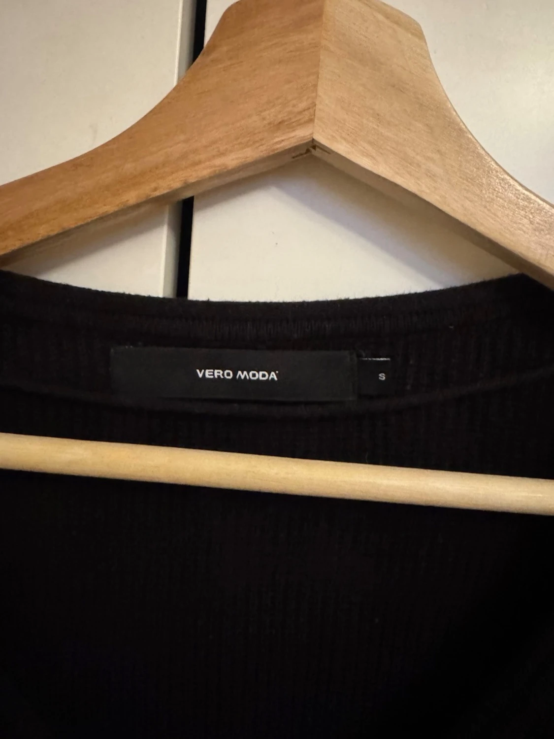 Svart stickad V-ringad tröja Vero Moda - 1