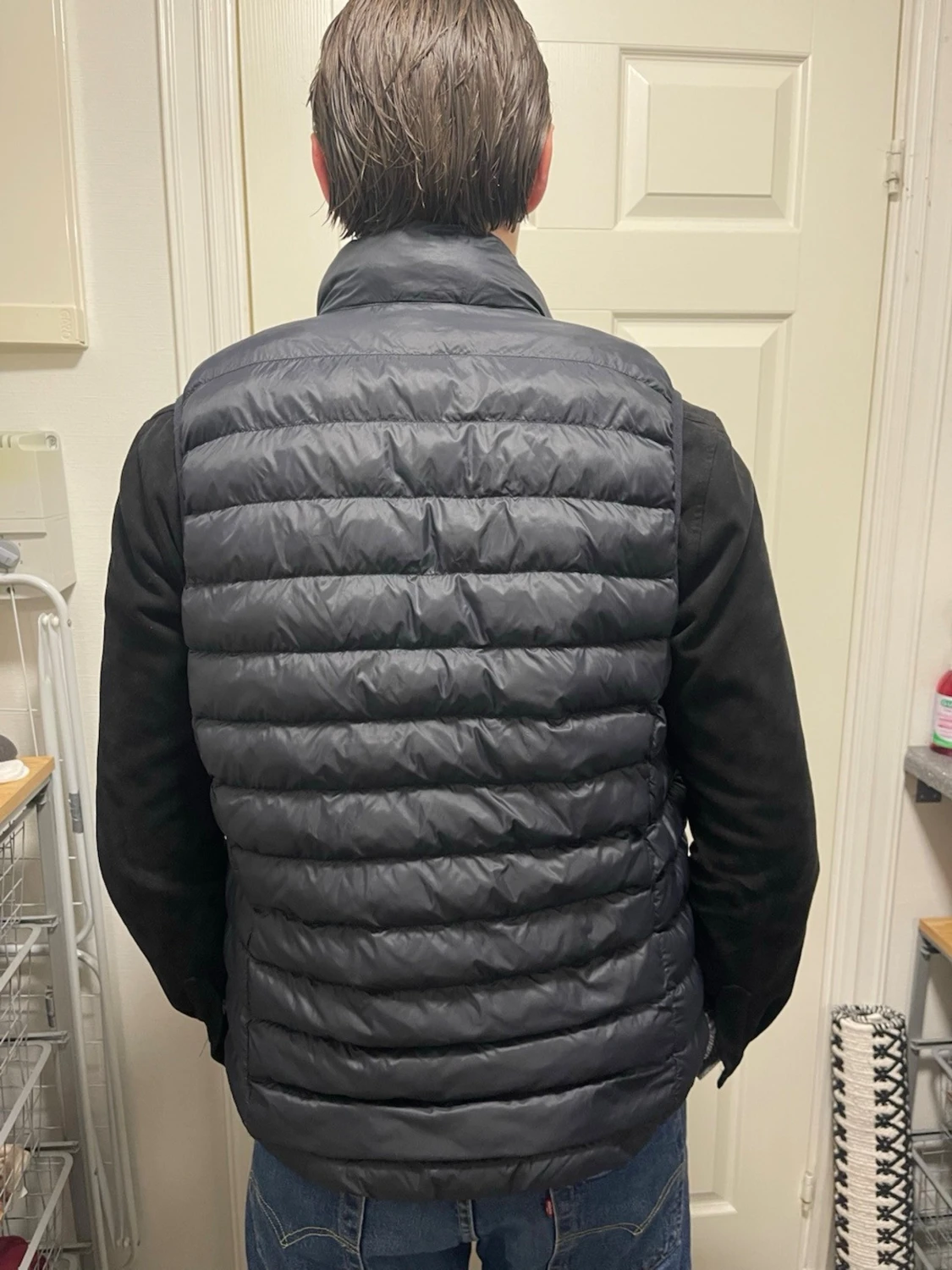 Svart dunväst med dragkedja - 1