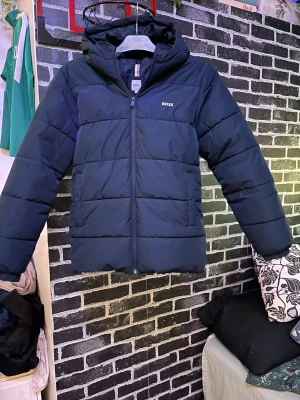 Fet pufferjacket - Säljer en pufferjacket. Varan är i mycket bra skick