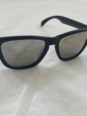 Solglasögon  - Svarta solglasögon 