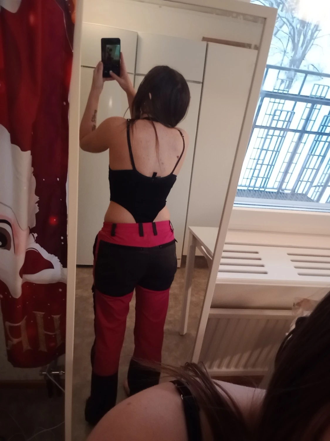 Svart halterneck body med djup urringning - 2