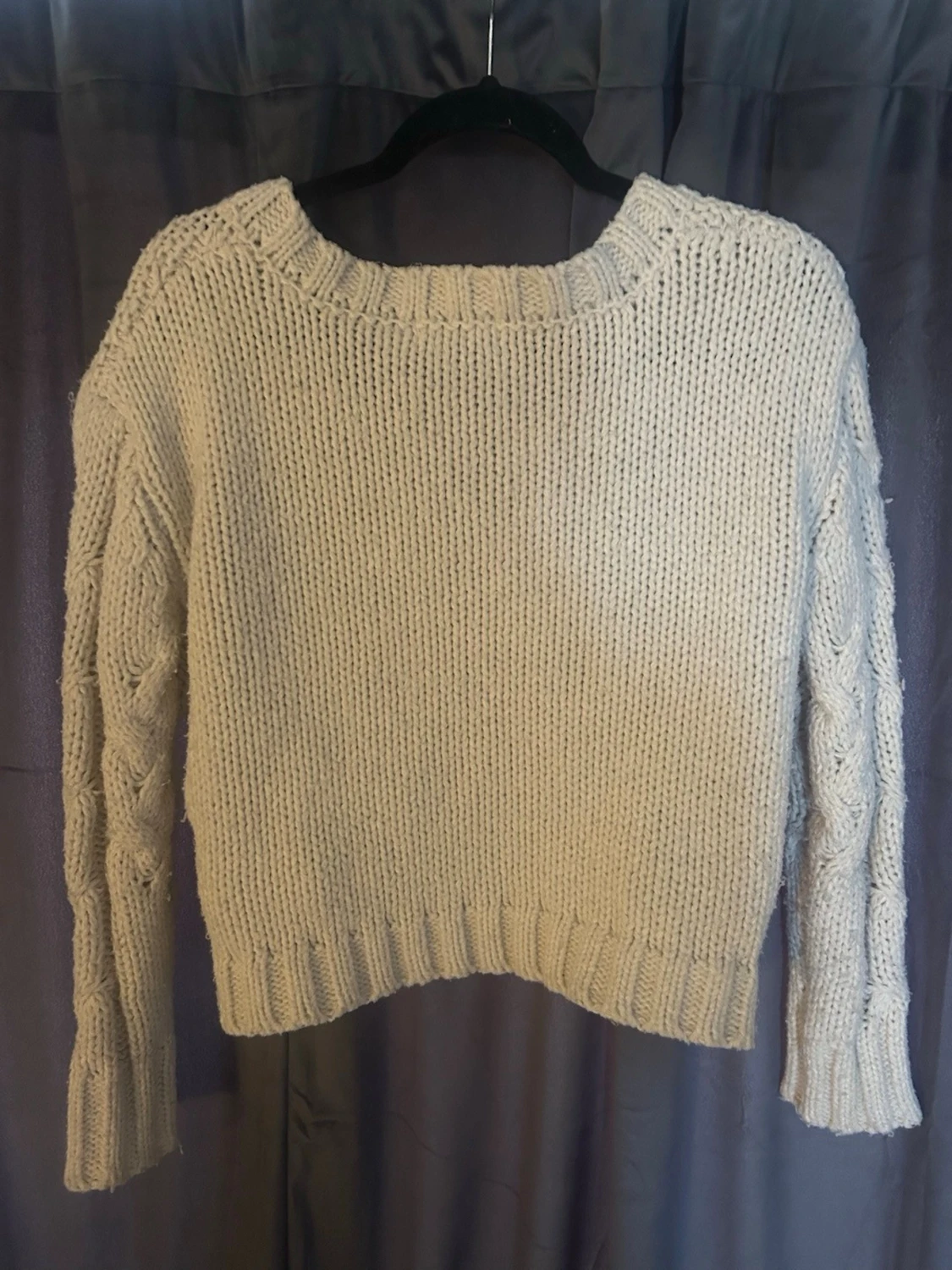 Beige kabelstickad tröja från NA-KD - 2
