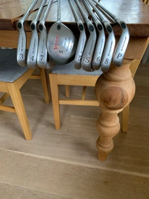 Set golfklubbor Viper och Mitsushiba - Säljer ett Viper Mitsushiba Graphite set 3-8 plus trä 5 tyvärr ingen 9a, Nyligen nygreppade 
