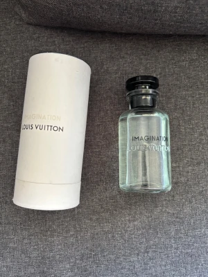 Louis Vuitton imagination 100ml - Säljer denna lv parfym där jag max tagit 5 spray. Parfymen är väldigt exklusiv och passar bra nu till sommaren. Nypris runt 4000, mitt pris 1899. Skriv vid frågor🙌