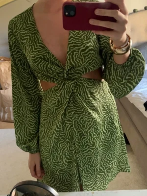 Klänning med cutout - Sååå fin o unik nu till sommar💚💚💚💚