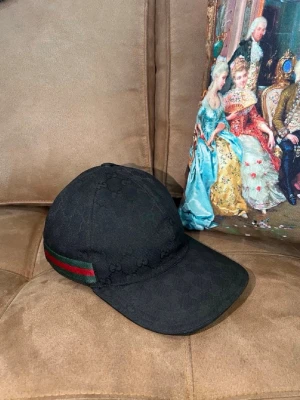 Gucci keps - Canvas svart, xs. Först till kvarn som gäller. Pris är inte förhandlingsbart! 