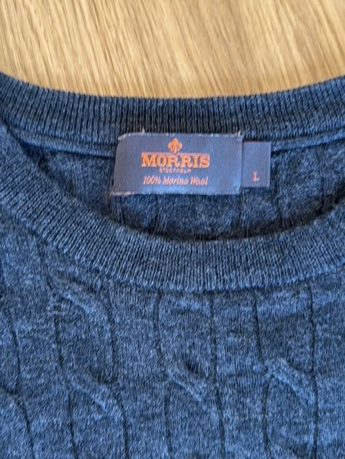 Blå kabelstickad tröja från Morris - 1