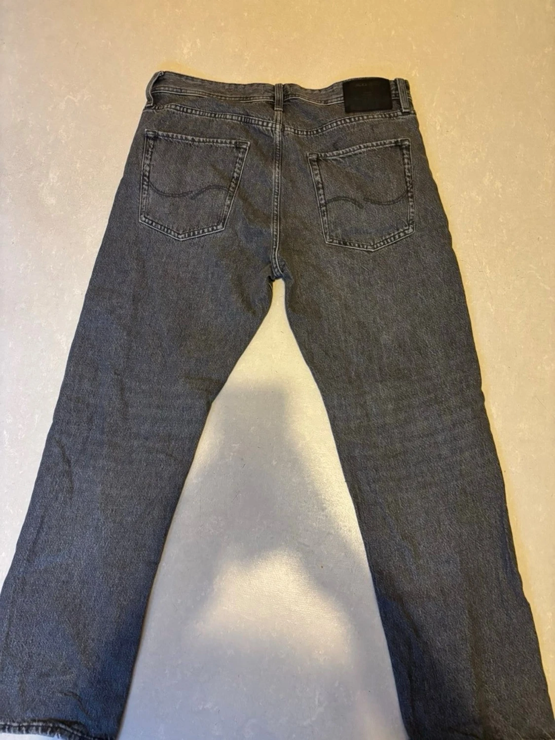 Svarta relaxed jeans från Jack & Jones - 2