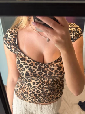 Leopardtopp  - Leopard topp från Nelly
