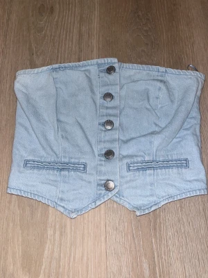 Topp - 🩵Topp i jeans storlek Xs, ljusblå🩵