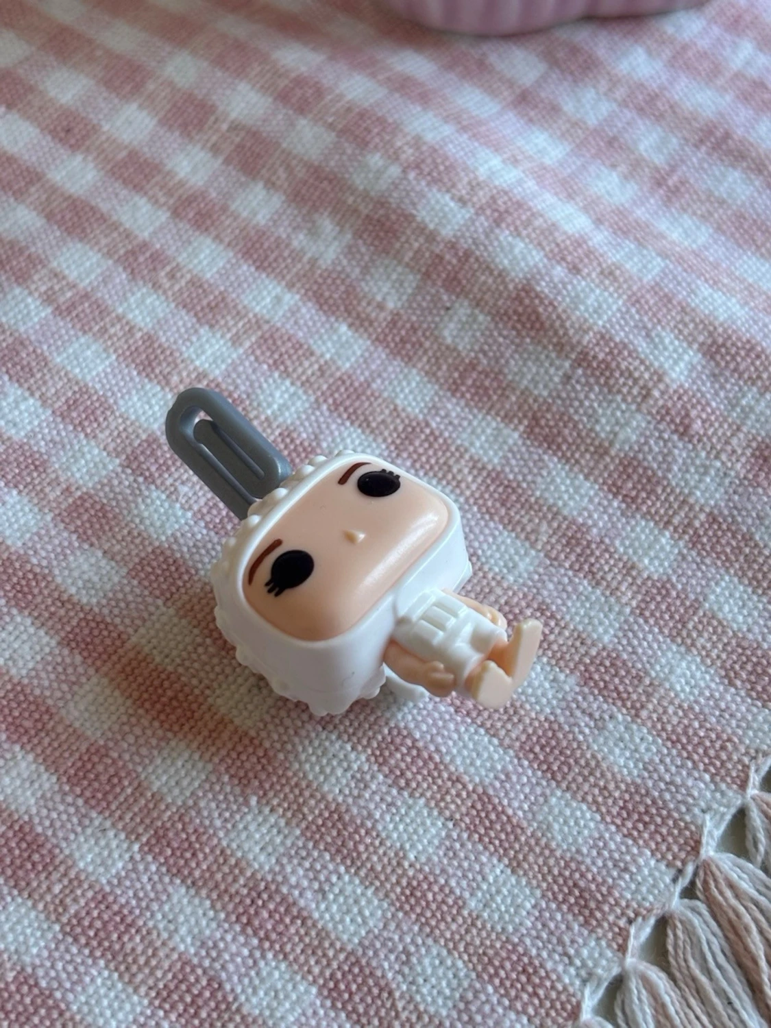 Stranger things eleven kinder joy Mini Funko Pop figur med ögla - 1