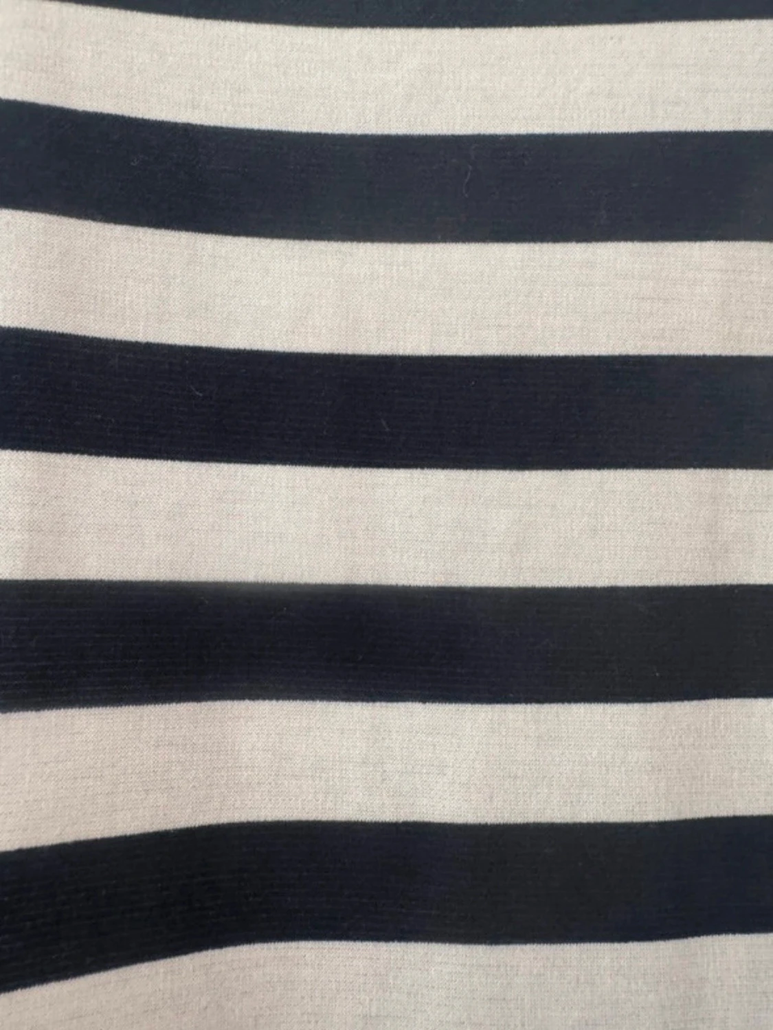 Randig kort klänning med korsade band - 3