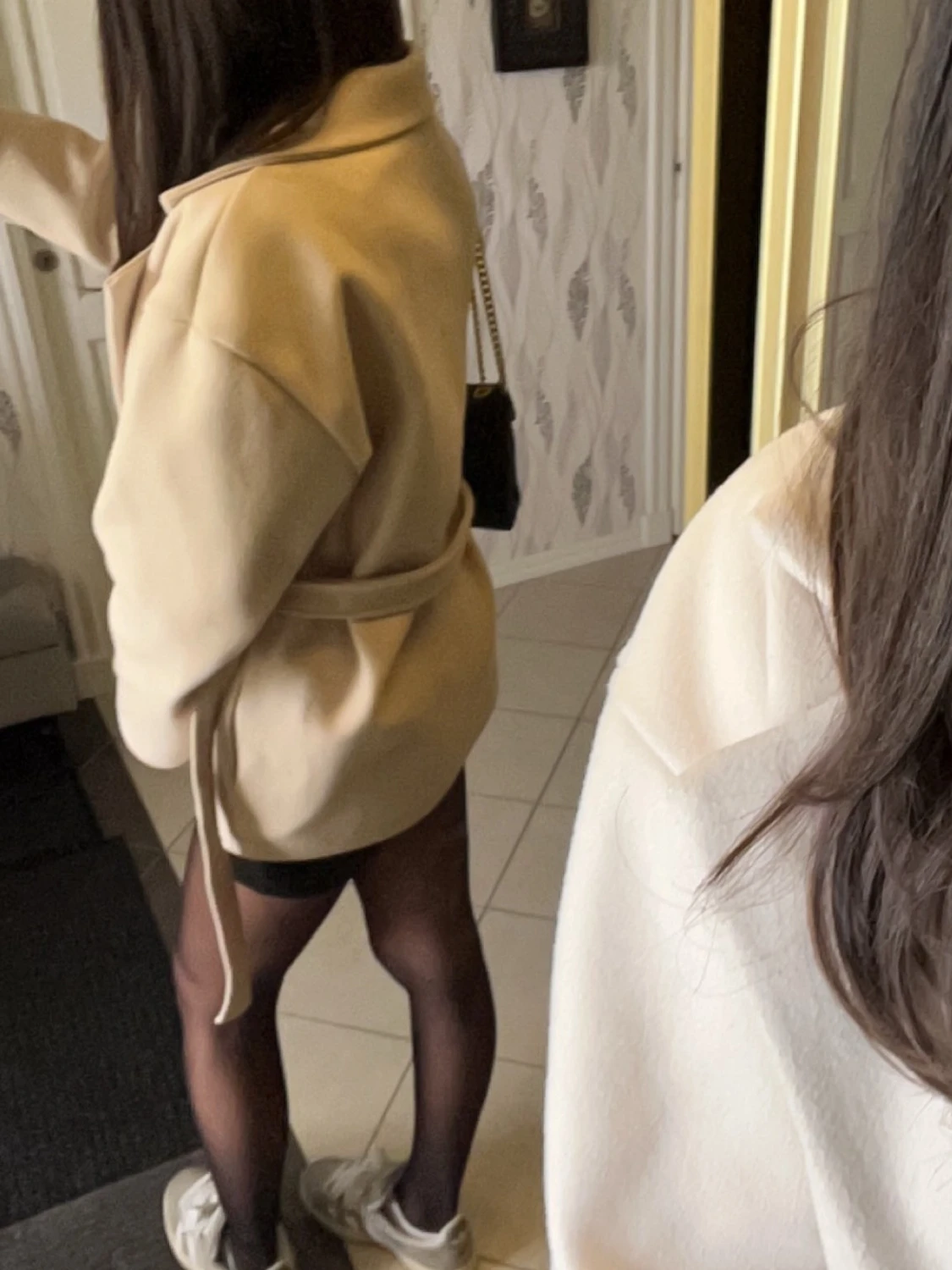 Beige omlottkappa med knytskärp - 2