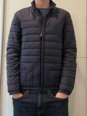 Jacka Replay - Säljer en snygg vårjacka från Replay i nästan nytt skick i storlek XS. 