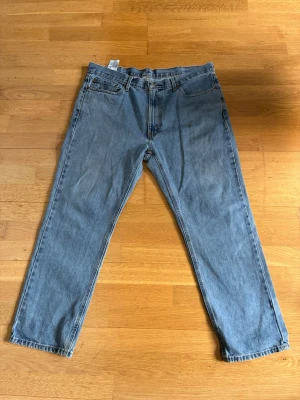 Levis jeans - Dunder jeans! Lite ståta för mig tyvärr men dom har en najs baggy fit. W38 L30. Finns i Stockholm och kan skickas! 