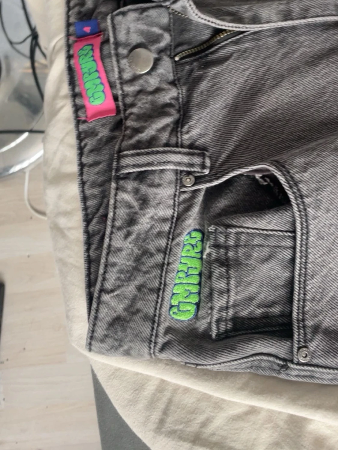 Baggy grå jeans från Empyre - 2