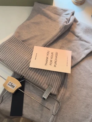 Stickad byxor Revolve / Lioness - Lioness/ Revolve stickade byxor. Nyköpta med prislapp kvar. Nypris: 886kr SEK