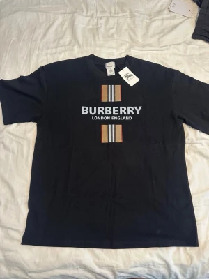 Birnerry är för 230 kr och EA7 för 255 kr  - Hel ny aldrig använd 