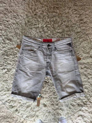 Replay Shorts - Snygga shorts från replay. Storlek 30
