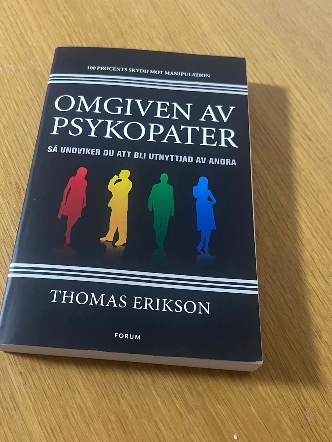 Omgiven av psykopater bok