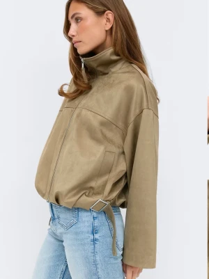 BYTE/SÖKER - Jag har en helt ny oanvänd med prislappen kvar i storlek S. Söker efter denna jacka från Gina Tricot i storlek M.  Är öppen för byte eller om någon har en i M att sälja!💕