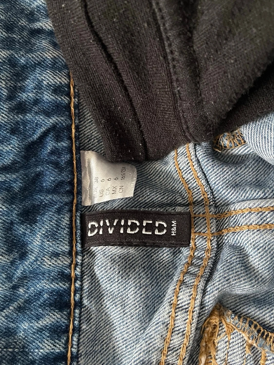 Blå jeanskjol från Divided  - 1
