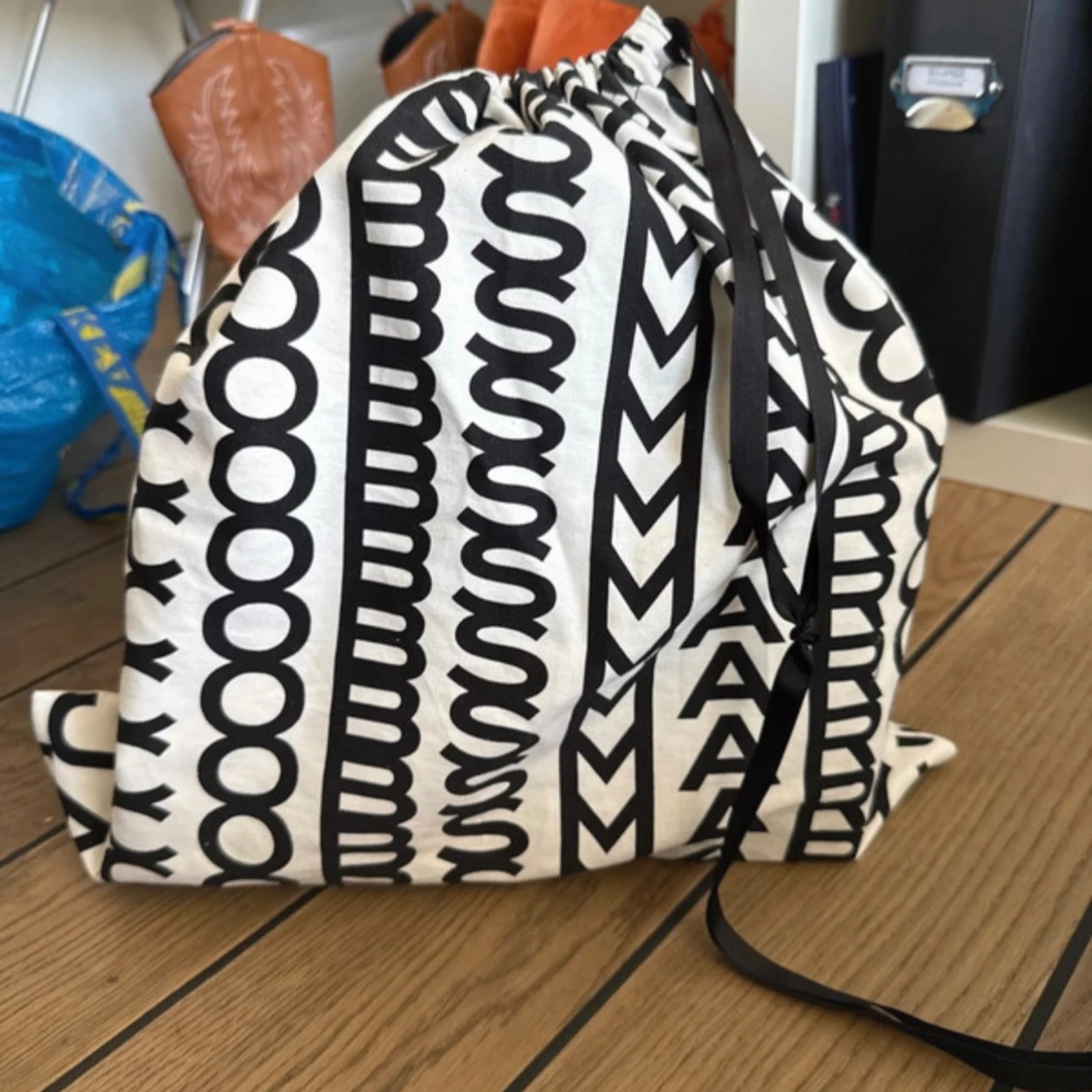 Svart The Tote Bag från Marc Jacobs - 4