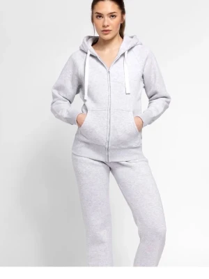 Russe merch - Säljer ett grått russe merch set med zip-hoodie och matchande byxor. Hoodien har dragkedja, fickor och vita snören i huvan. Byxorna är raka. Byxorna är i long edition storlek xs och tröjan i strolek M, om du vill köpa separat är de bara och höra av sig. Använd fåtal gånger som nytt❣️