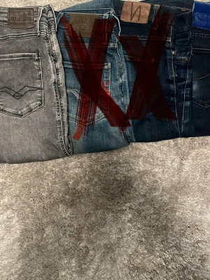 Jeans 4 pack - Alla jeans är slim/ straight storlek w30 l34, var och en har egen annons men går att köpa alla till bättre pris!!🏆 