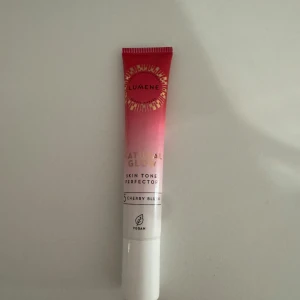 Cream blush - aldrig använd, i färgen cherry blush 